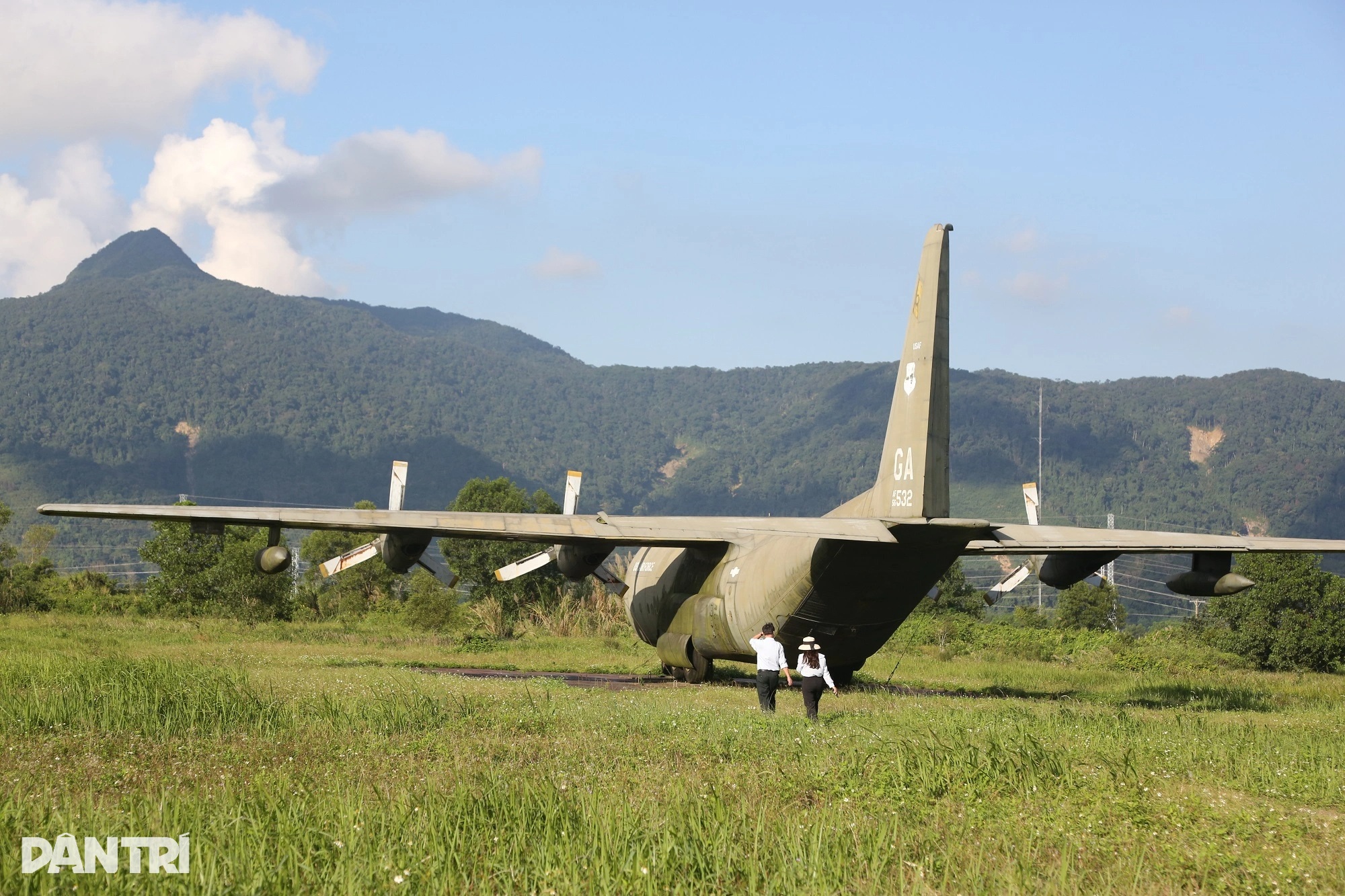 Nỗ lực đưa máy bay C-119 về sân bay Tà Cơn trong năm nay