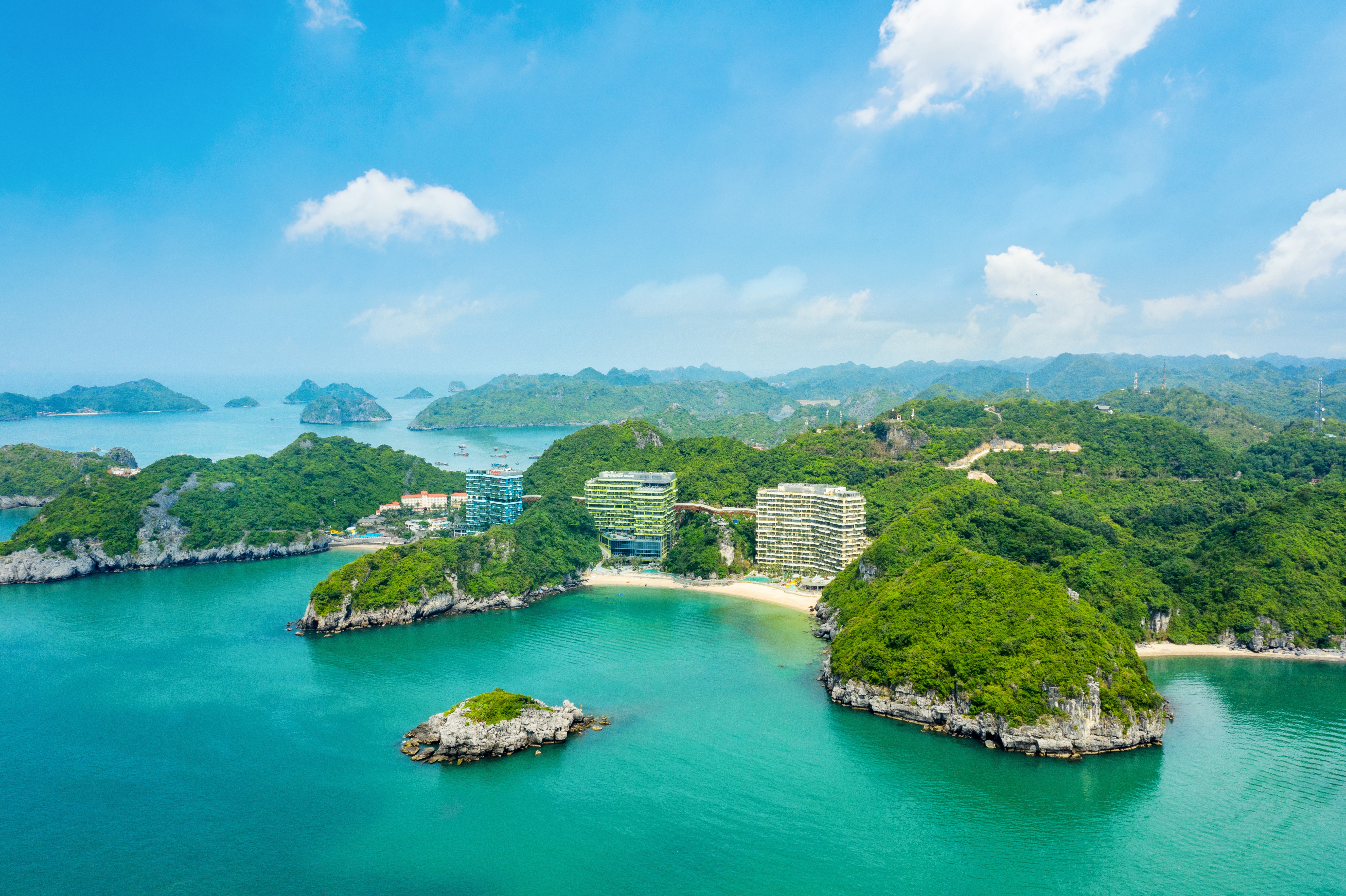 Hạ tầng và logistics: Trợ lực nâng tầm giá trị bất động sản Cát Bà