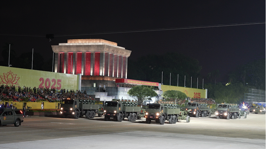 Toàn cảnh màn tổng hợp luyện hùng tráng trên Quảng trường Ba Đình