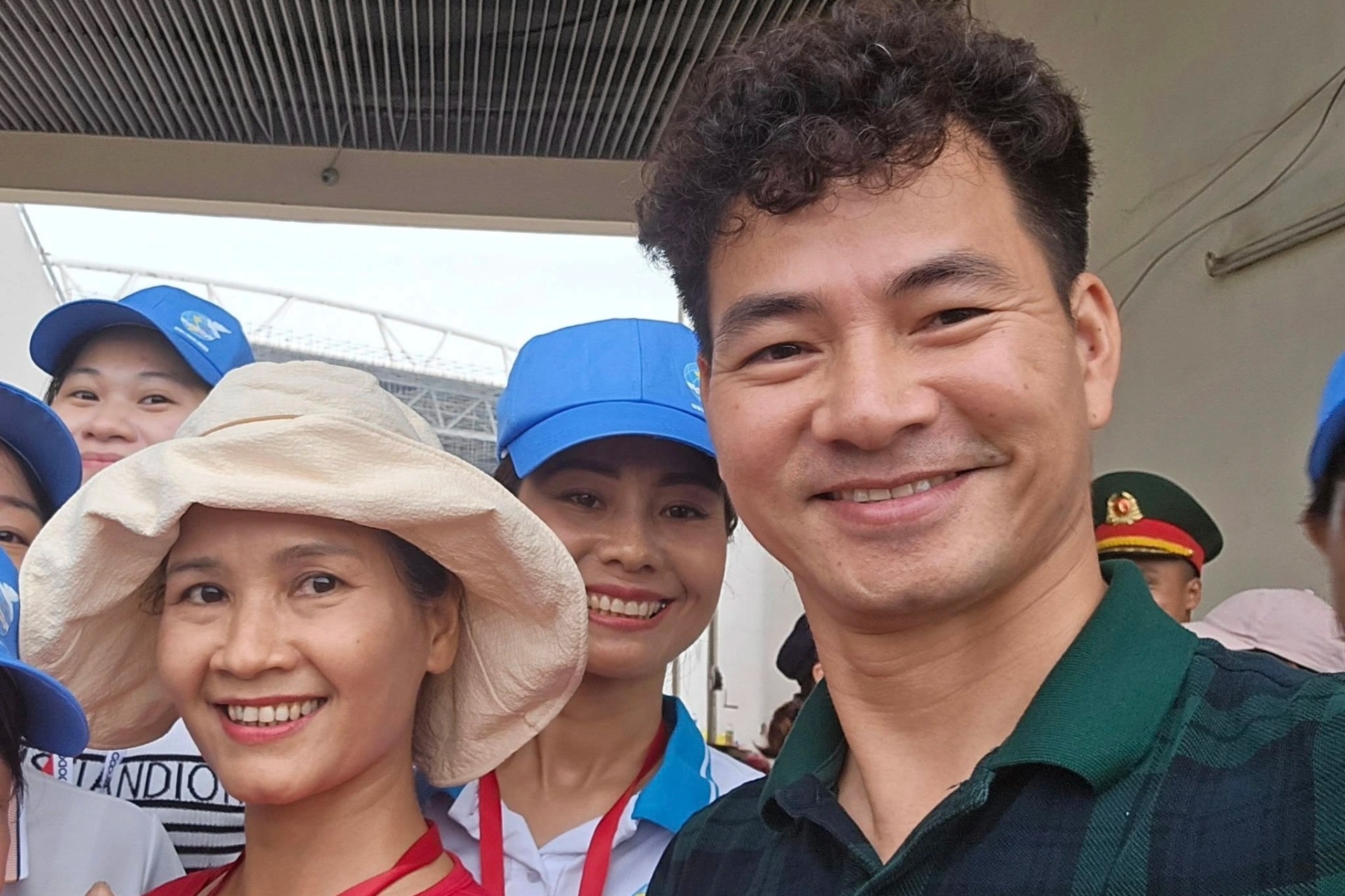 Bức ảnh hội ngộ giữa "Núi" Xuân Bắc và "Biển" Minh Nguyệt gây sốt