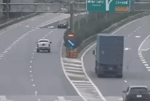 Nam tài xế nói lý do lái ô tô đi ngược chiều đường cao tốc