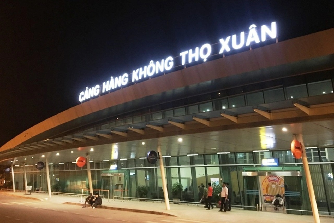 Đóng cửa sân bay Thọ Xuân và Đồng Hới để tránh bão Kajiki