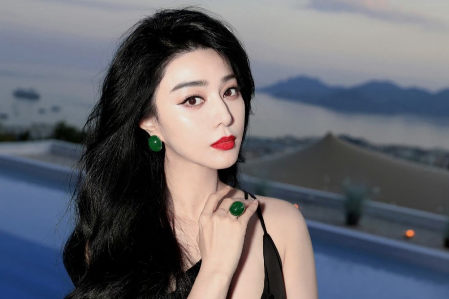 Phạm Băng Băng bị phong sát vẫn sở hữu đế chế trăm triệu USD