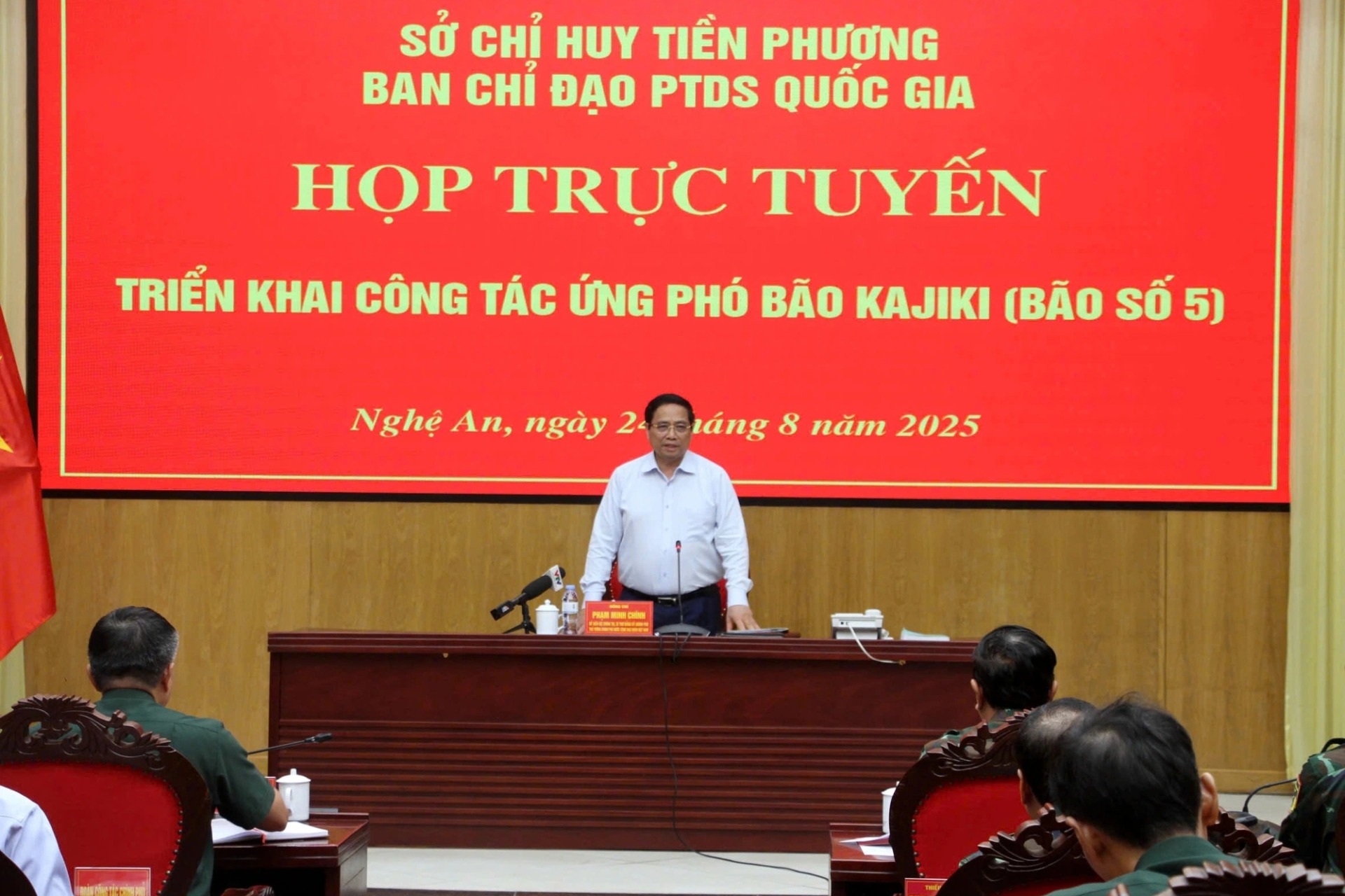 Bão Kajiki rất nguy hiểm, Thủ tướng họp khẩn với bí thư, chủ tịch các tỉnh