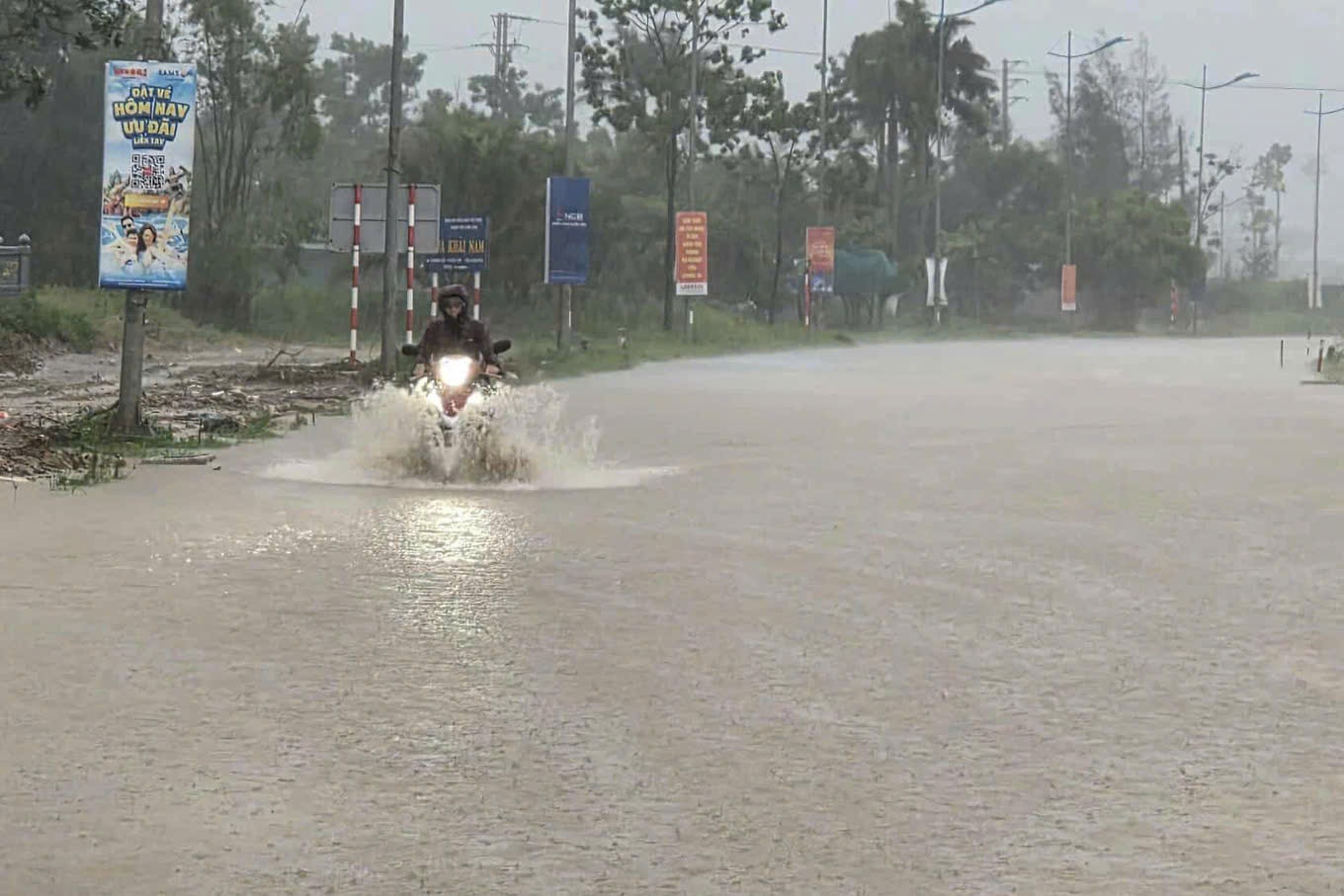 Bão Kajiki mạnh cấp 14, giật cấp 17 đang hướng vào Thanh Hóa - Quảng Trị