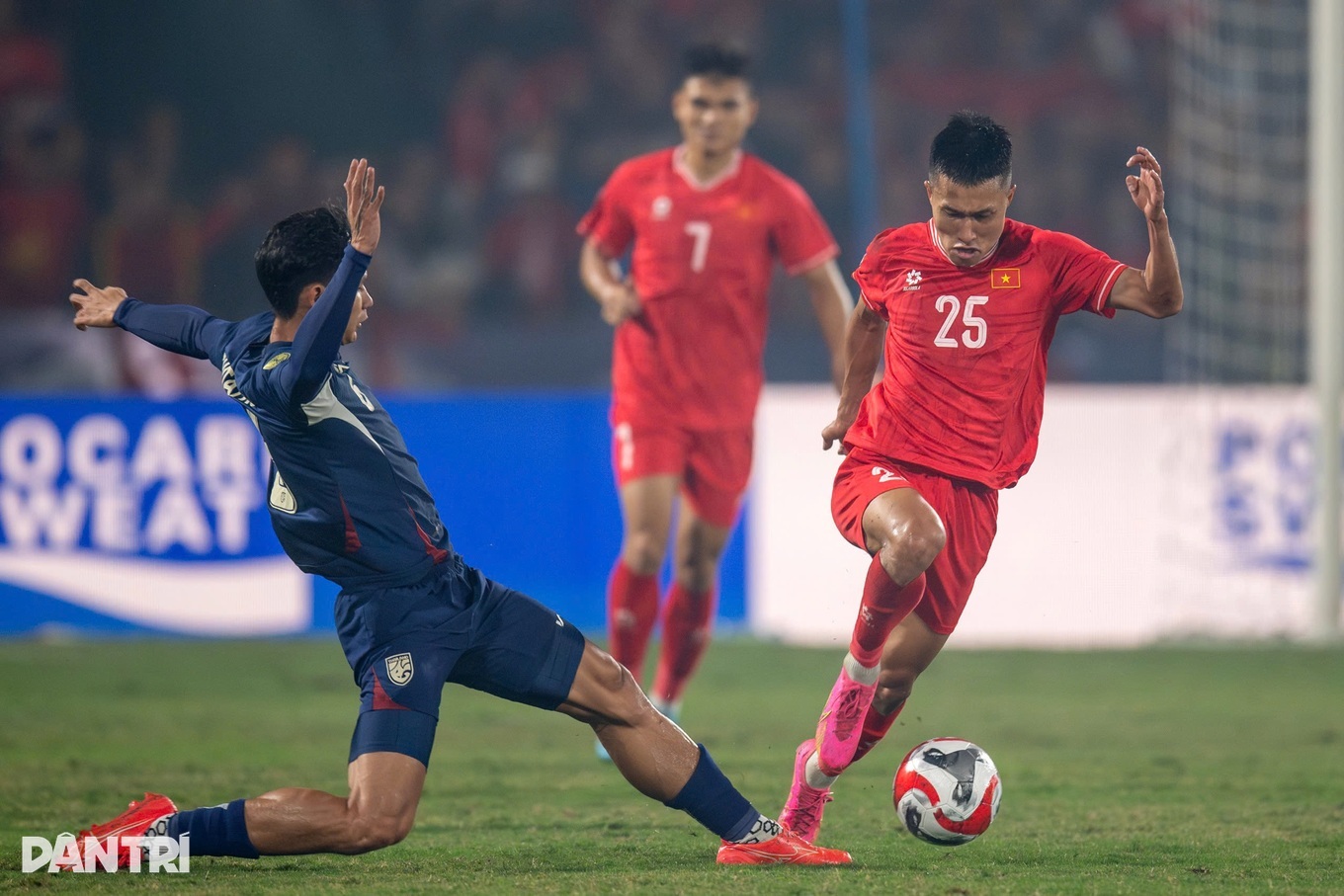 Đội tuyển Việt Nam gọi trở lại Doãn Ngọc Tân, Phan Tuấn Tài