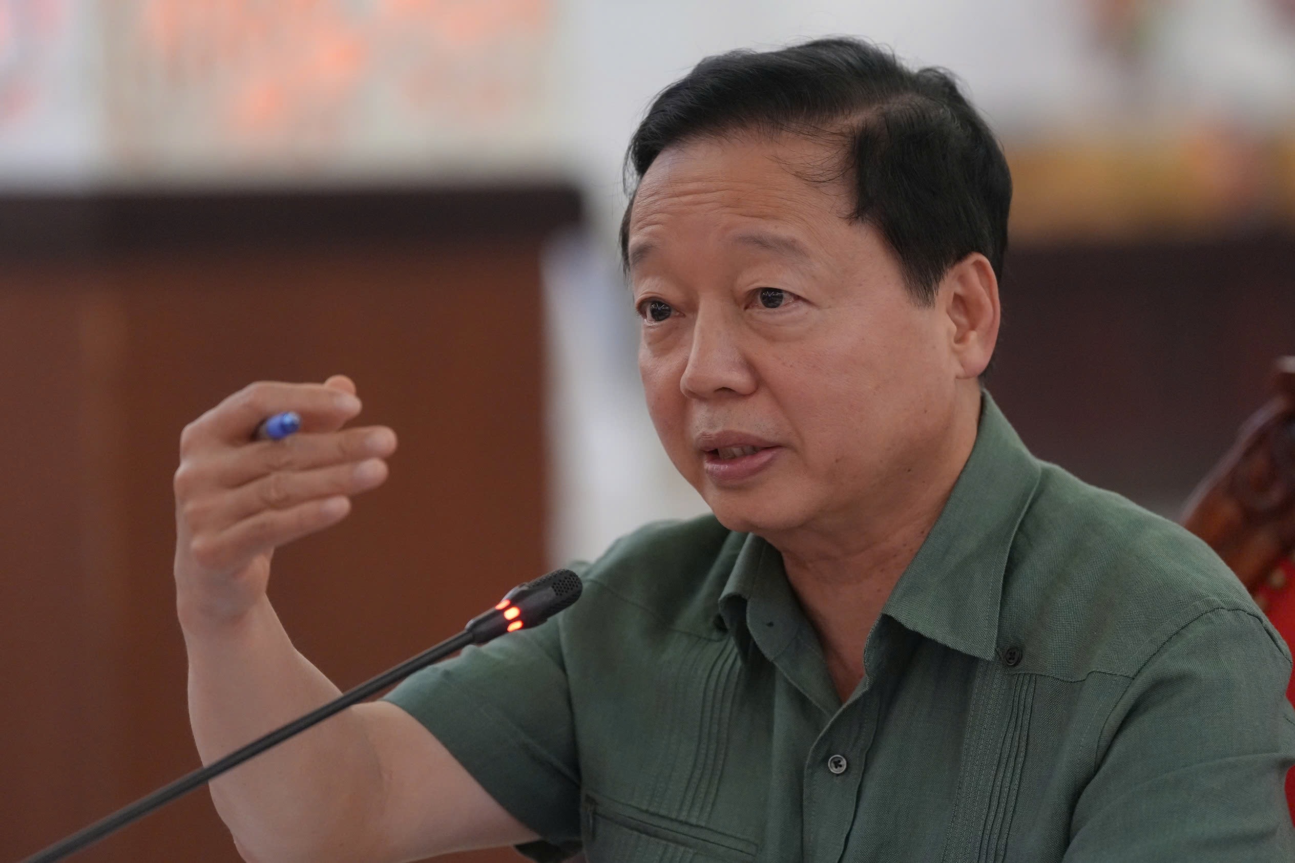 "Bão Kajiki vào đất liền, sóng biển cao 8m, hệ thống đê có trụ nổi không?"