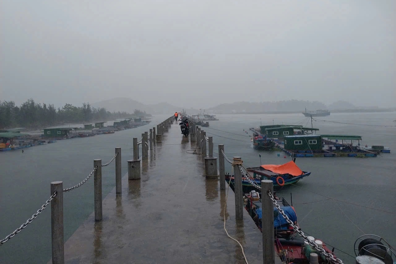 Bão Kajiki có thể đổ bộ đất liền Quảng Trị từ trưa nay, mạnh cấp 12-14