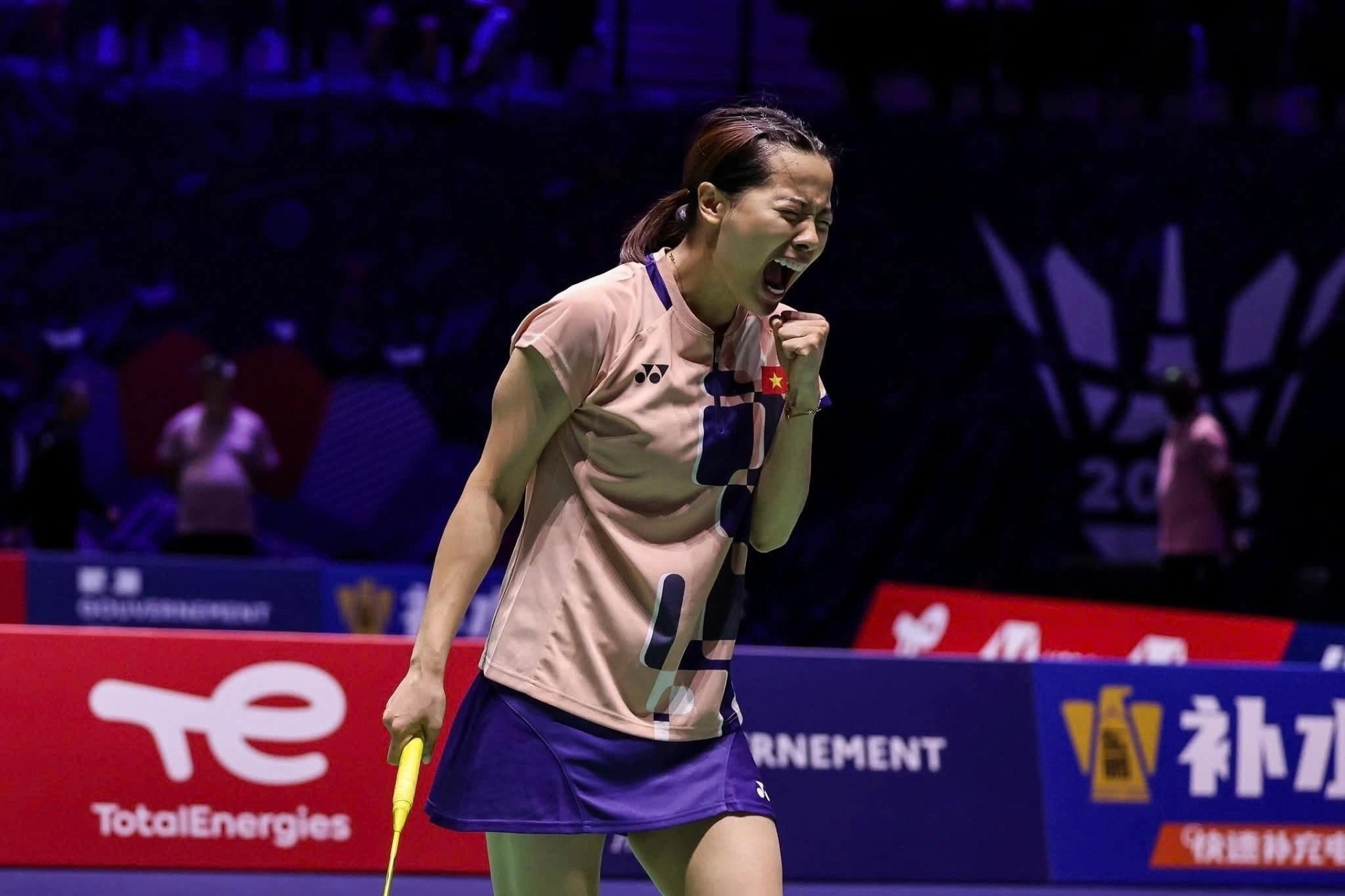 Thùy Linh thể hiện đẳng cấp, lần đầu vào vòng 1/8 giải vô địch thế giới