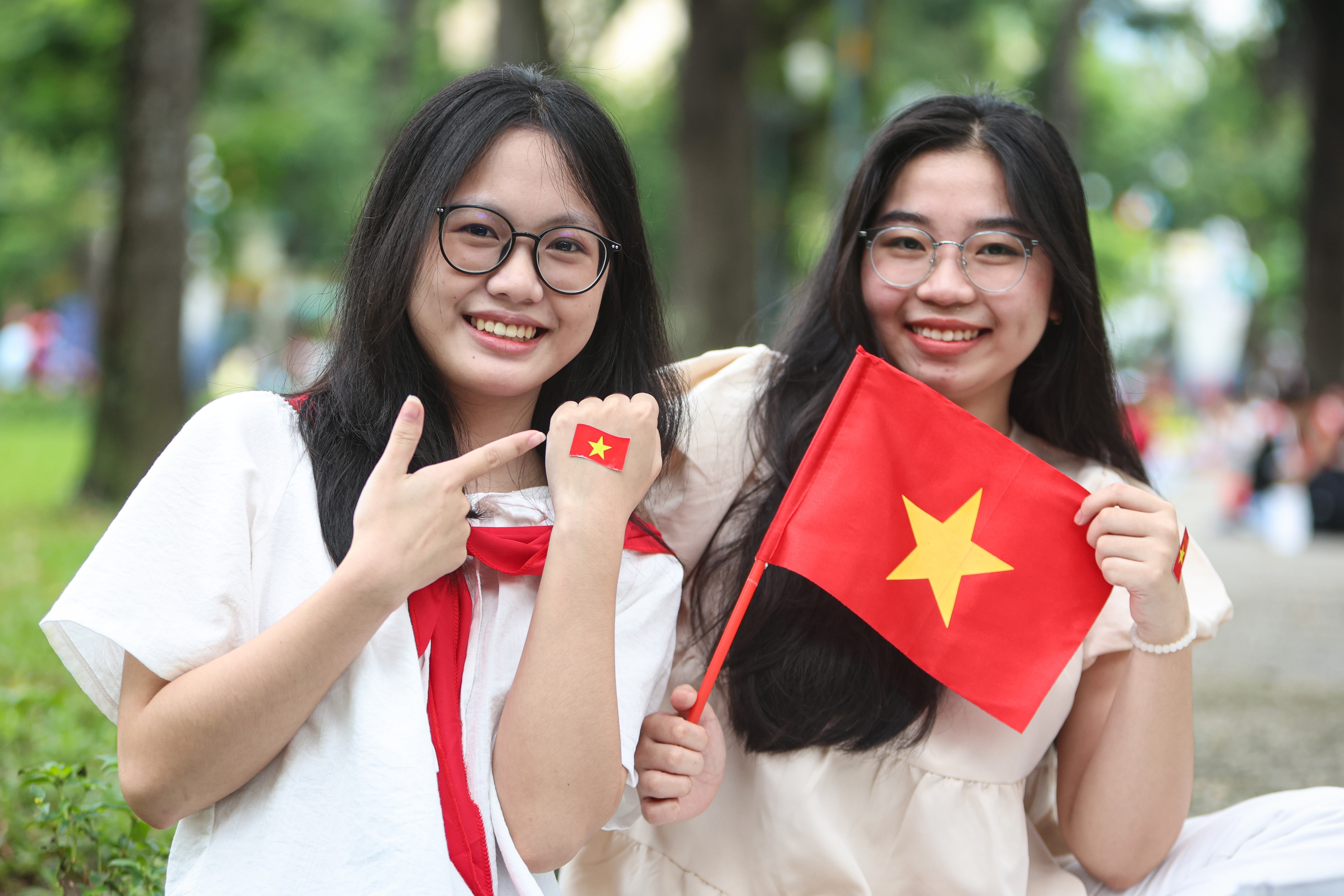 Giới trẻ TPHCM rủ nhau vào phường Sài Gòn cà phê bệt ngày Quốc khánh