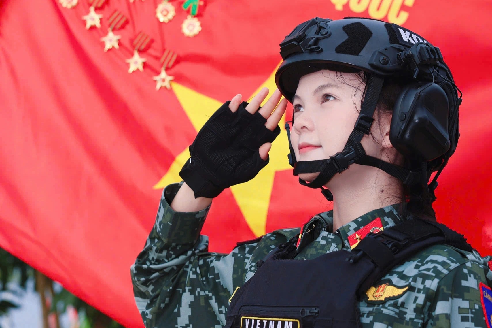Từ nữ sinh nghèo vượt khó đến vinh dự góp mặt trong đội hình A80