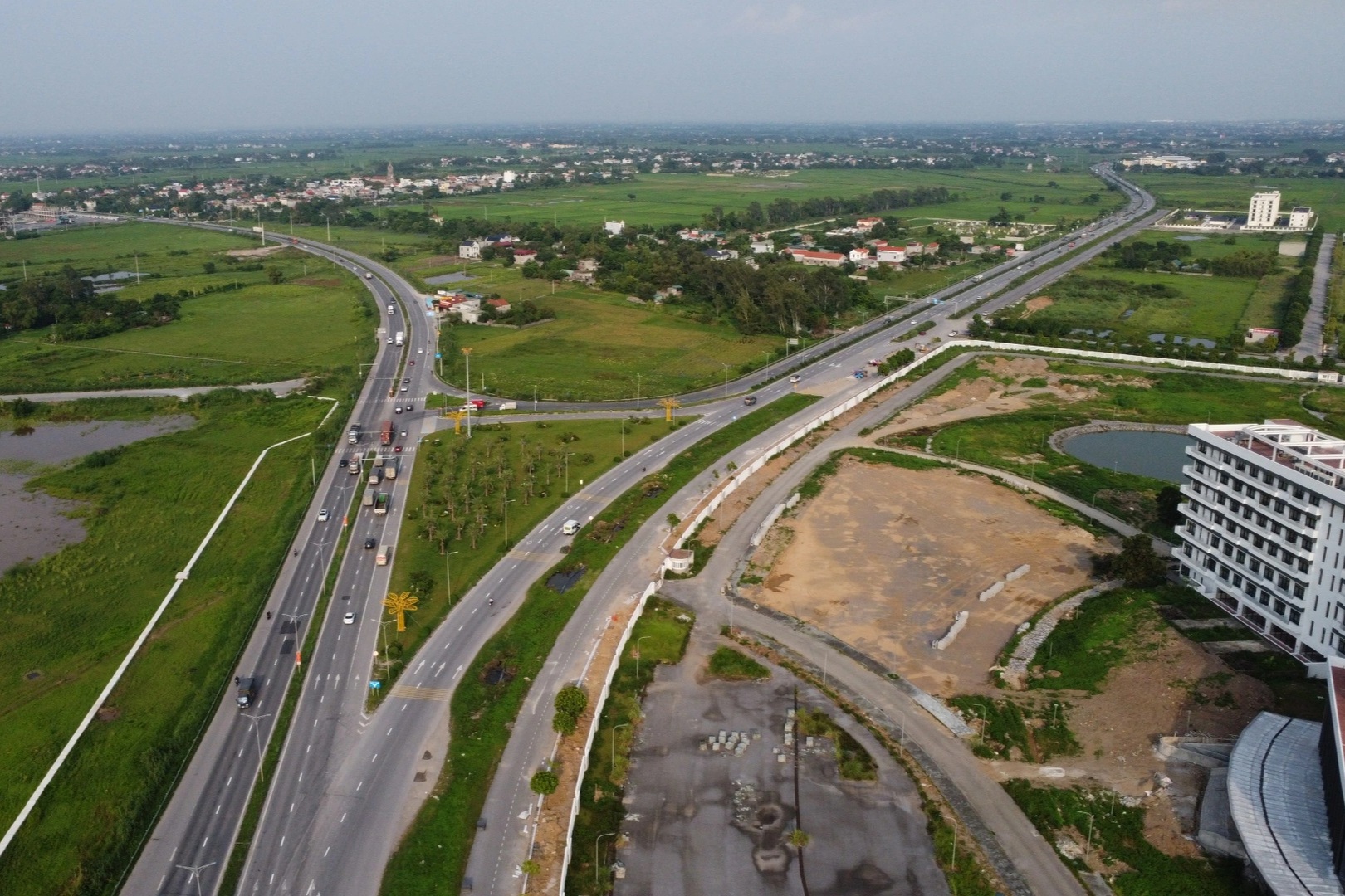 Đề nghị đánh giá vùng trời, phương thức bay tại sân bay Ninh Bình