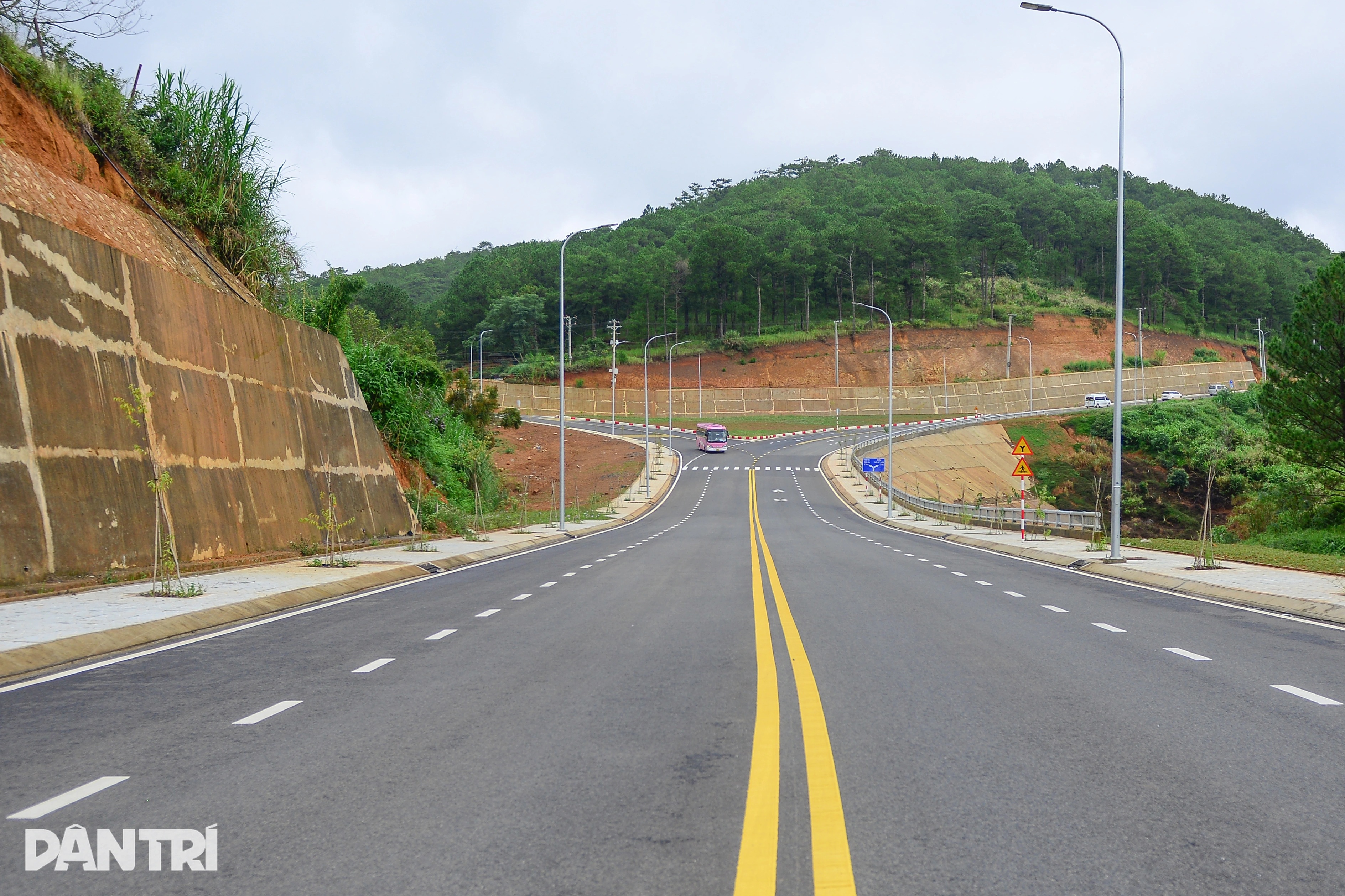400m cuối "níu chân" con đường đẹp bậc nhất Đà Lạt