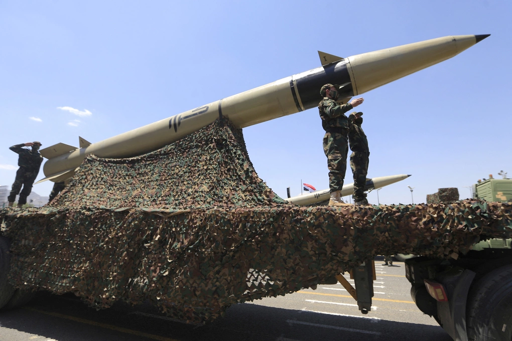 Houthi phóng tên lửa liên tiếp nhằm vào Israel