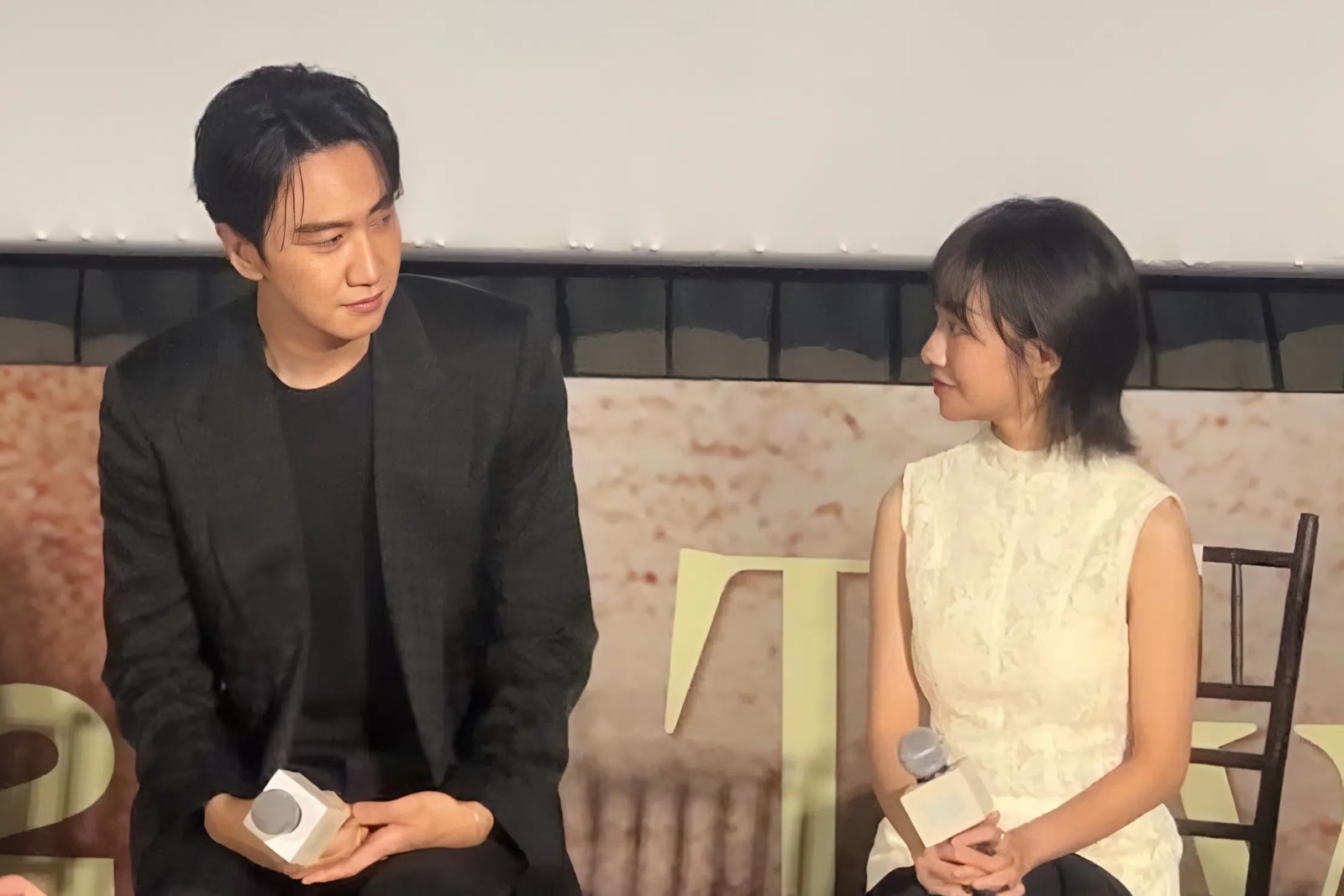 "Hoàng tử châu Á" Lee Kwang Soo nói lý do giận dỗi "nàng thơ" Hoàng Hà