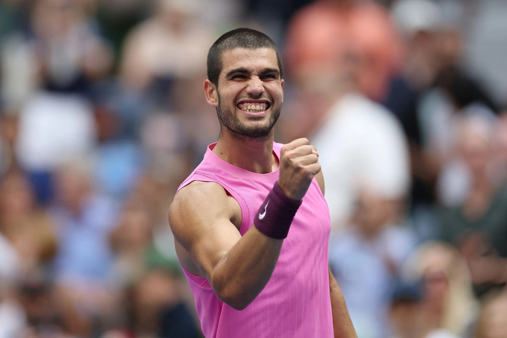 Alcaraz "phục hận" Djokovic, tiến vào chung kết US Open