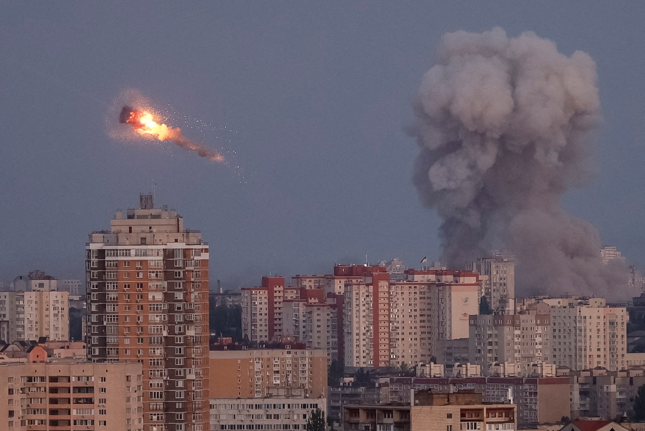 Ukraine hành động khẩn cấp sau loạt trận tập kích lớn của Nga