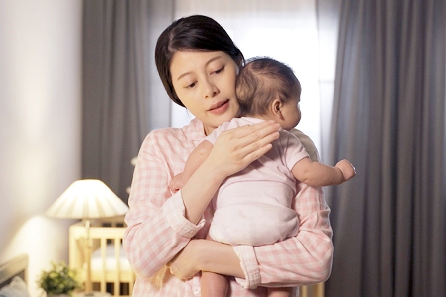 Vào viện đẻ một mình, tôi cay đắng khi về nhà chồng thấy cảnh tượng này