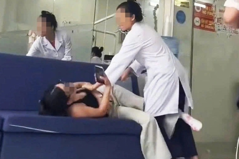 Thông tin mới nhất vụ chủ cơ sở nha khoa cầm gậy sắt hành hung khách
