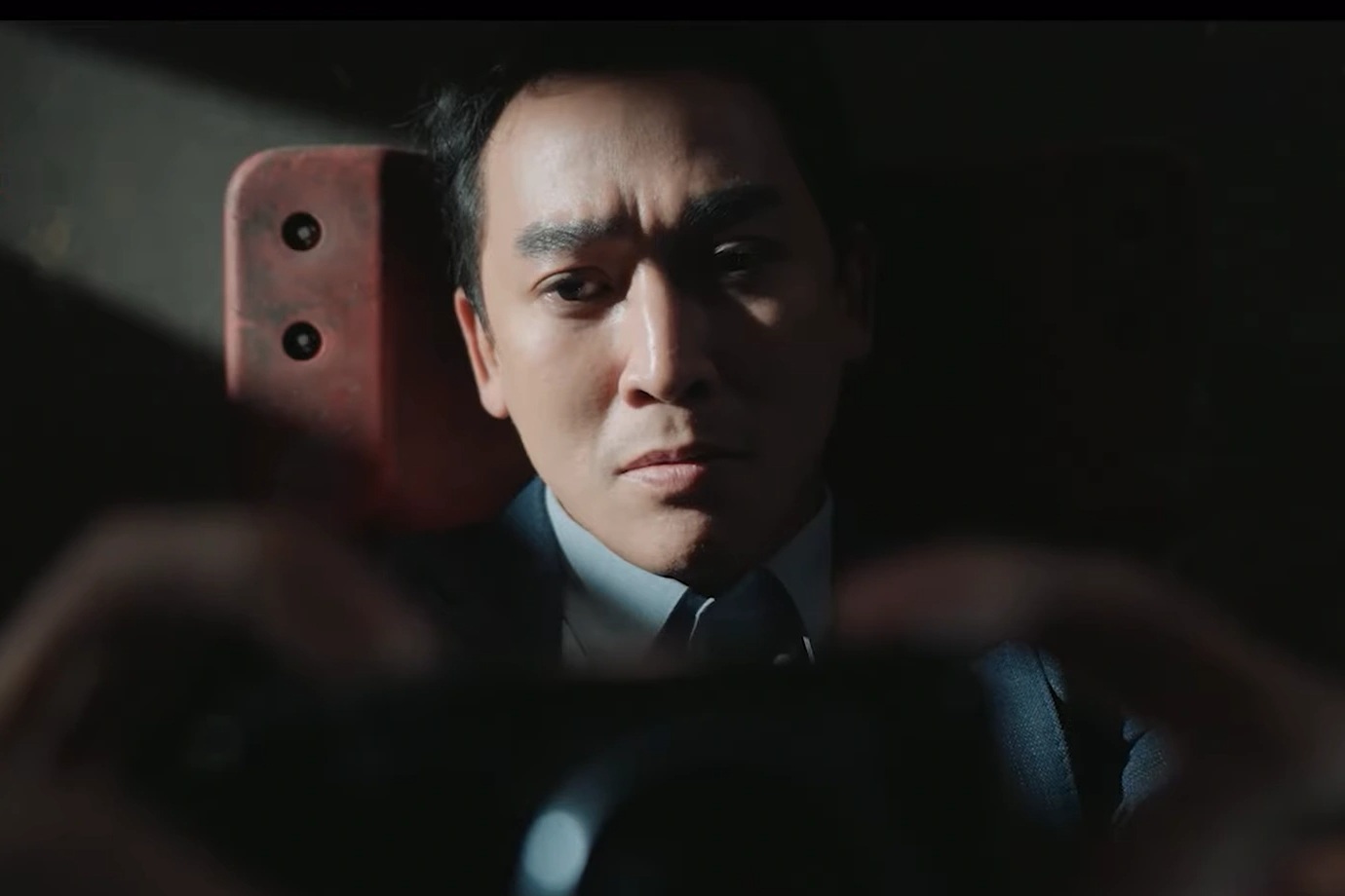 Hứa Vĩ Văn thay đổi hình tượng sau thành công của vai bác sĩ trong "Mưa đỏ"