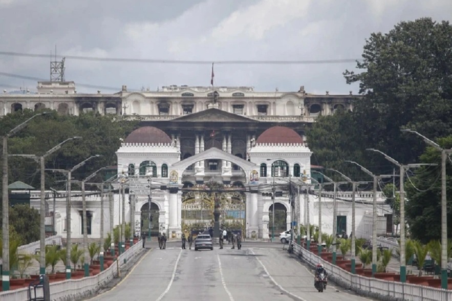 Nepal dỡ lệnh giới nghiêm sau khi có thủ tướng lâm thời