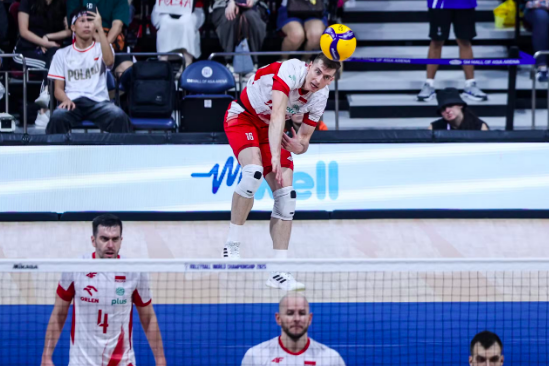 Xác định hai đội đầu tiên vào tứ kết giải vô địch bóng chuyền nam thế giới