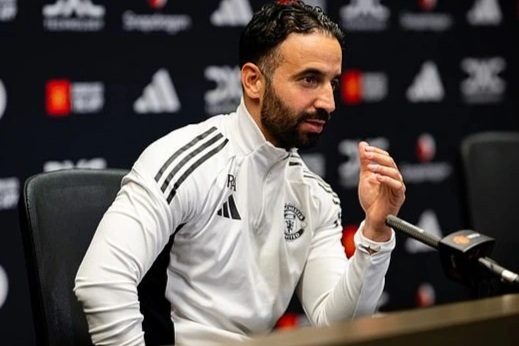 HLV Amorim tuyên bố bất ngờ sau khi họp khẩn với sếp lớn Man Utd