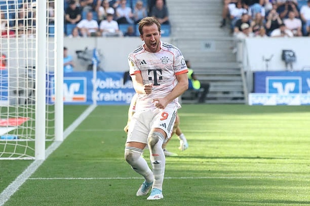 Harry Kane tỏa sáng, Bayern Munich nối dài chuỗi toàn thắng tại Bundesliga