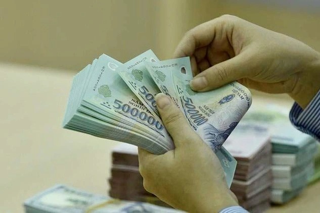 Lãi suất ngân hàng 8-9%/năm, chọn gửi tiền kỳ hạn nào có lợi nhất?
