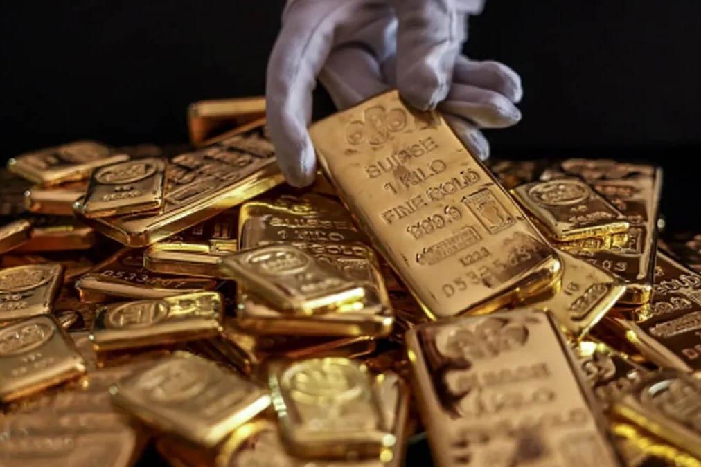 "Tay to" gom, nhiều dự báo giá vàng bỗng dưng thay đổi
