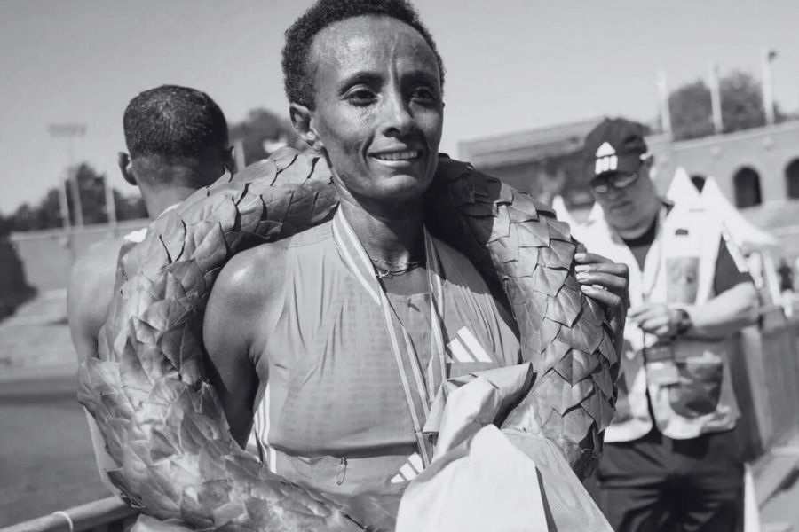 Nhà vô địch marathon đột ngột qua đời ở tuổi 30