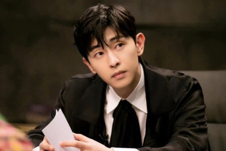 Cuộc sống không ê-kíp, không người hâm mộ săn đón của mỹ nam Đặng Luân