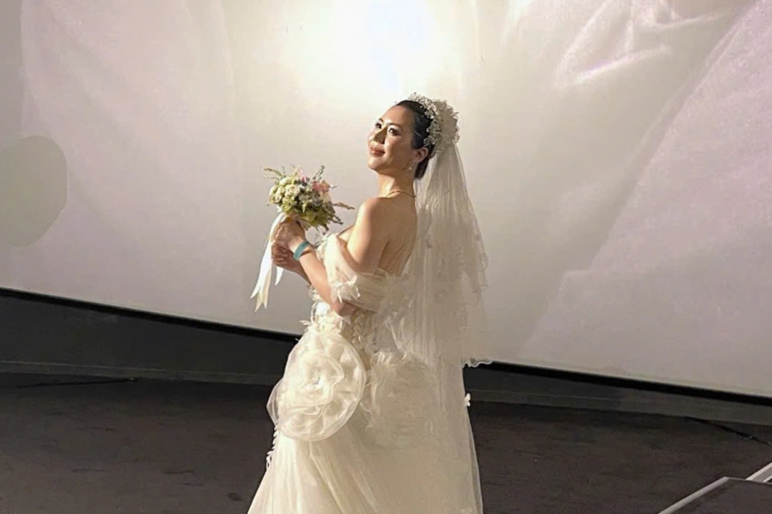 Cô gái mặc váy cưới đón Hứa Quang Hán kể chuyện “hôn lễ đặc biệt”