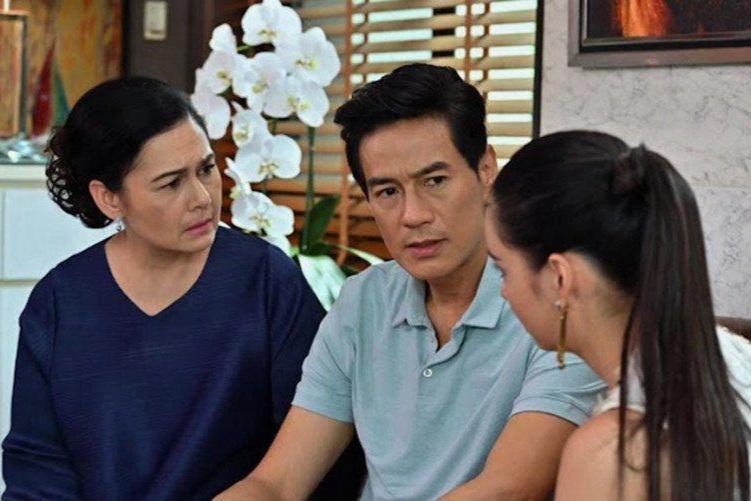 Mộ chồng còn chưa xanh cỏ, tôi đau điếng khi bố mẹ anh muốn một điều