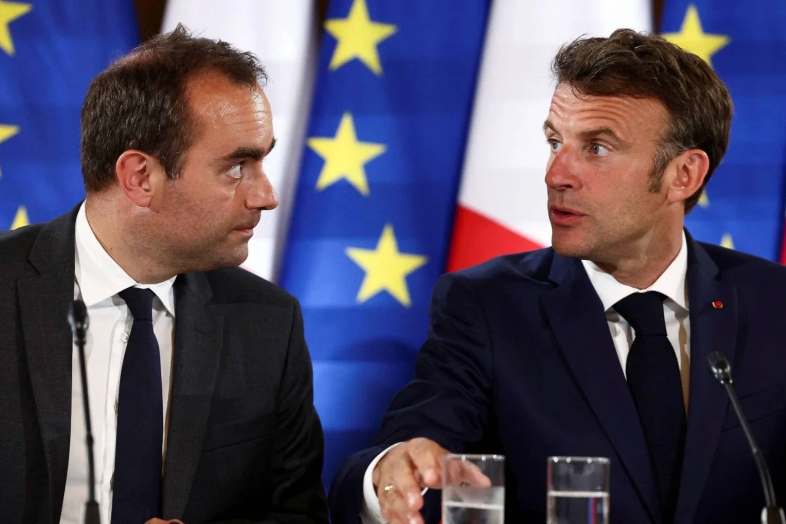 Nước Pháp trong “vòng xoáy” khủng hoảng chính trị chưa từng có