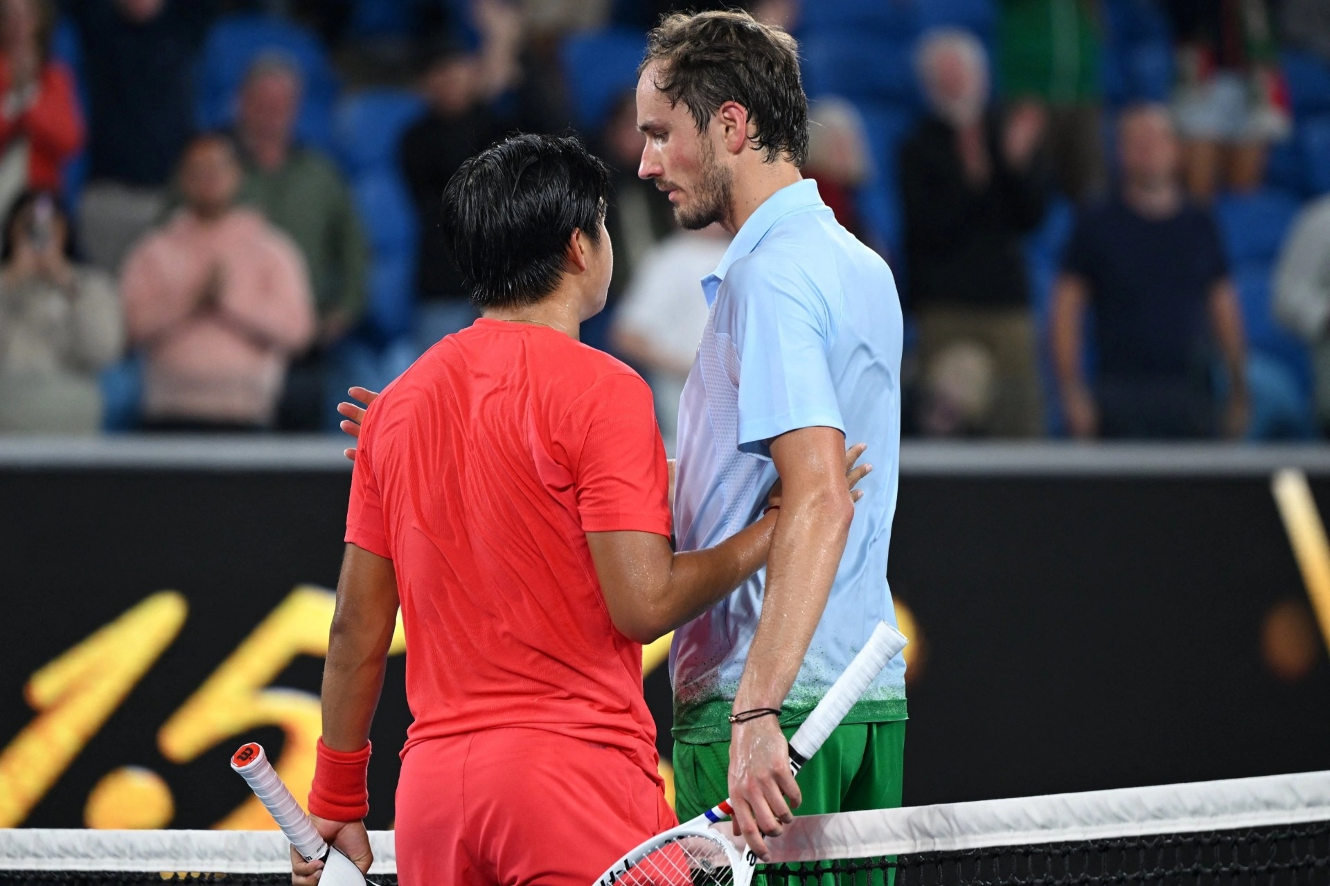 Medvedev đối đầu tay vợt gốc Việt, hẹn gặp Djokovic ở chung kết