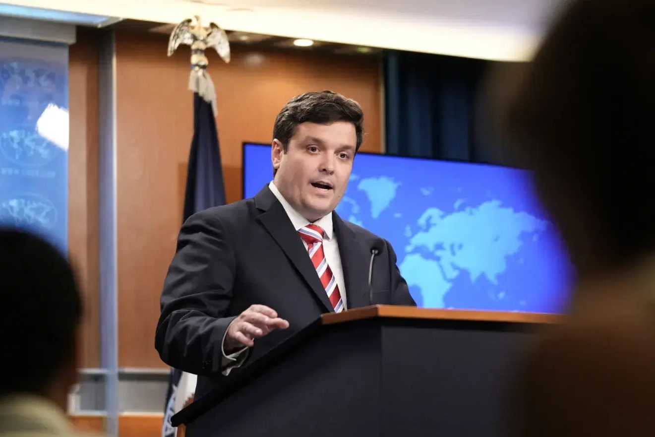 Mỹ sa thải viên chức che giấu mối quan hệ với công dân Trung Quốc