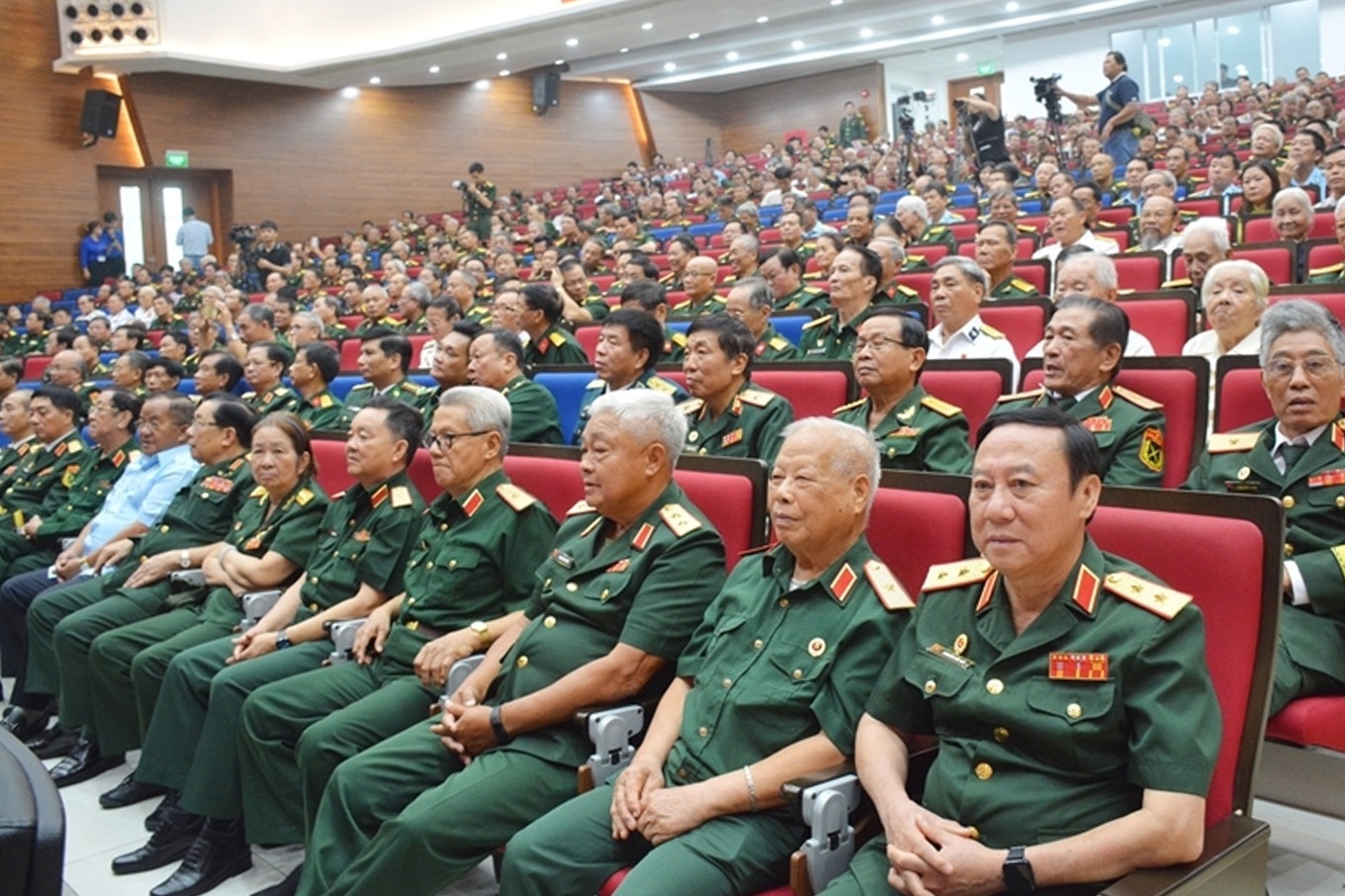 Quân nhân nghỉ hưu trước tuổi có thể nhận 5 tháng lương mỗi năm