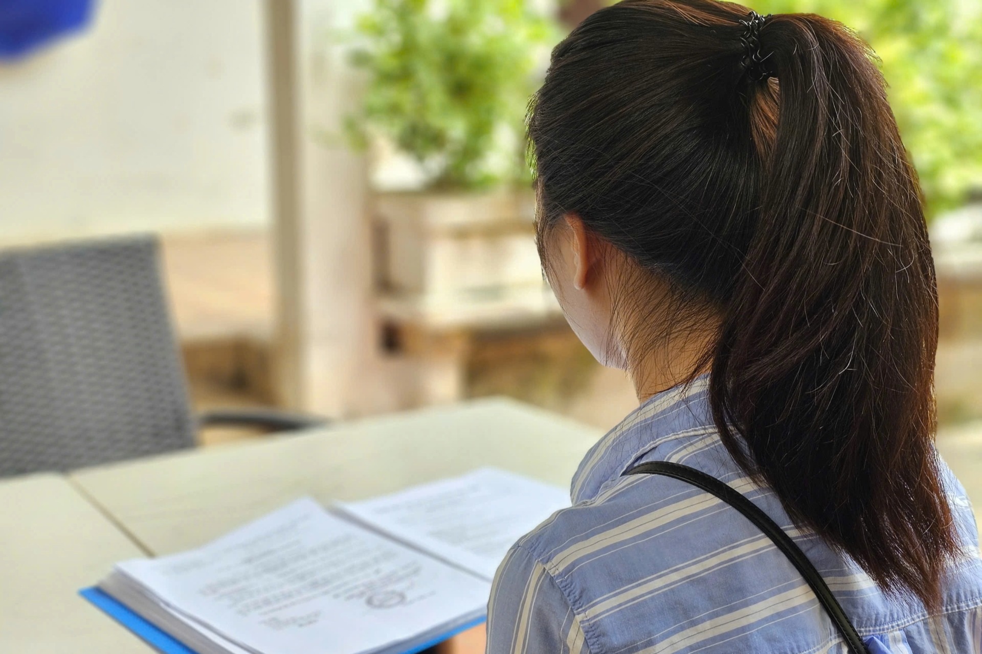 Cô gái bị "chặn" xuất cảnh vì bất ngờ làm giám đốc công ty nợ thuế ở TPHCM