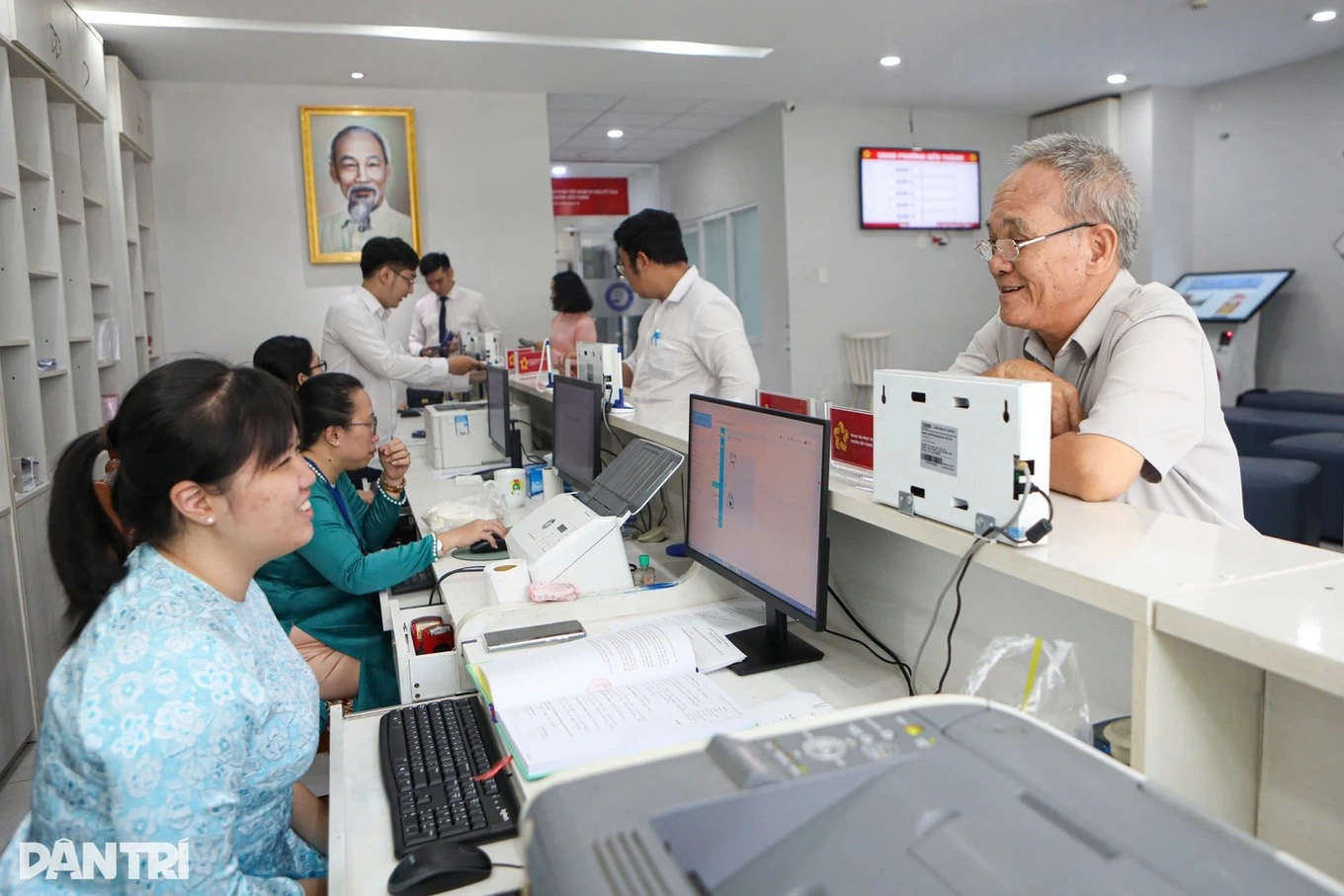 Đề xuất lương cơ sở 2,53 triệu đồng, chưa bằng 60% khu vực tư