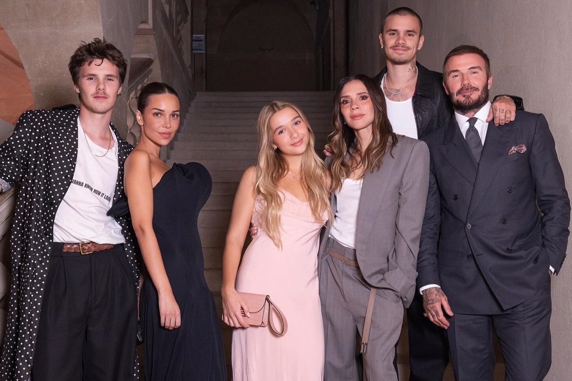 Victoria Beckham phủ nhận việc các con dựa hơi thành công từ cha mẹ