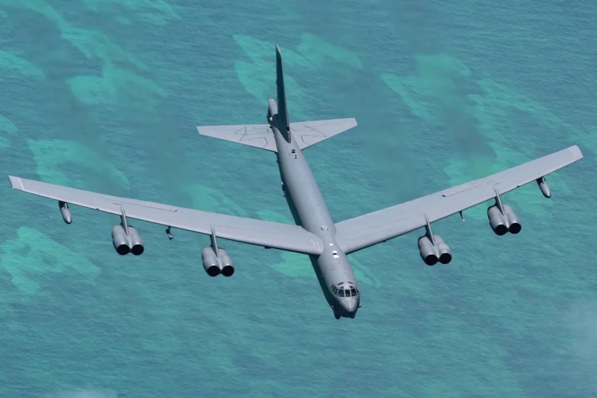 3 máy bay B-52 của Mỹ áp sát Venezuela