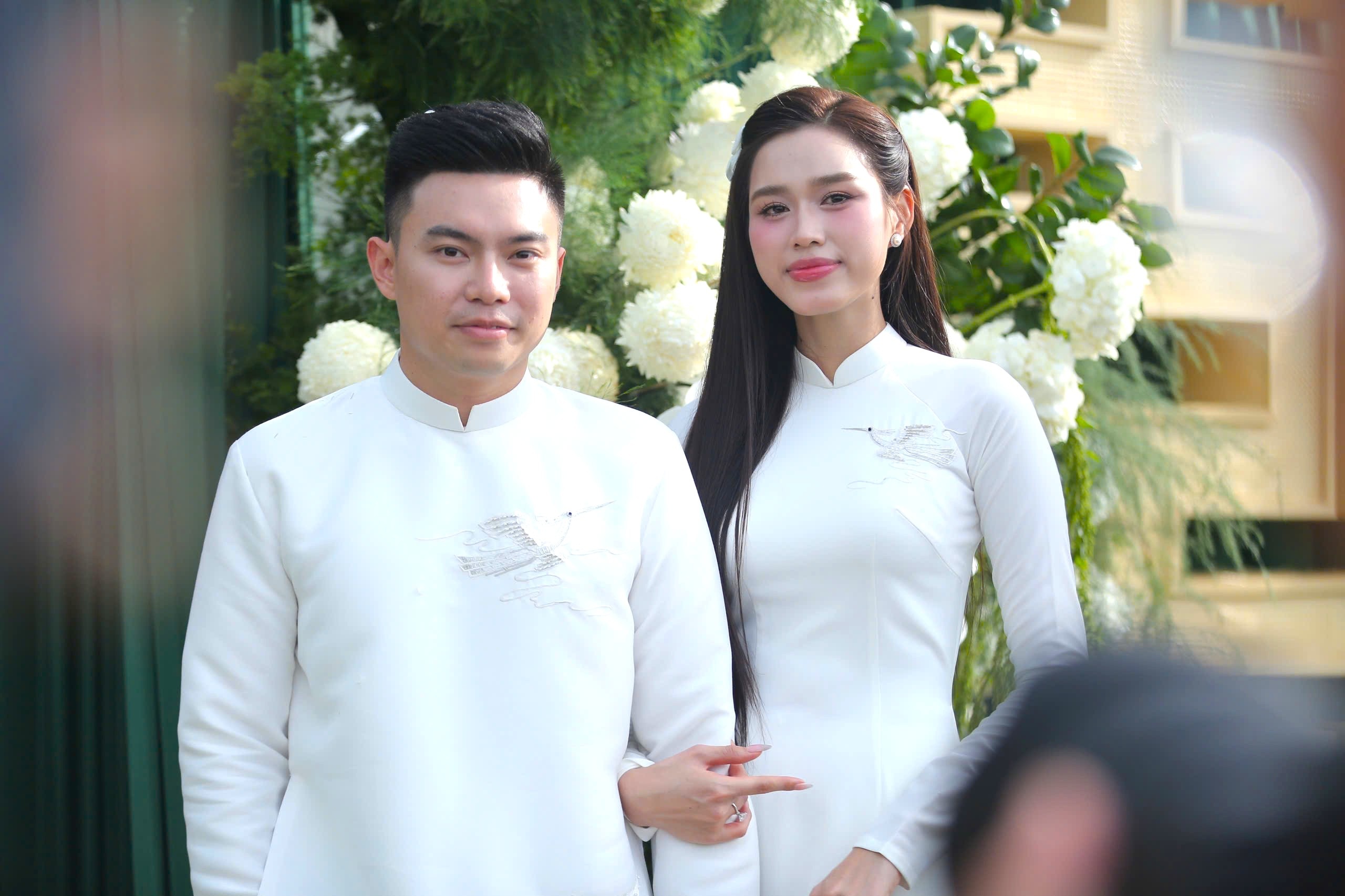 Hình ảnh trong lễ ăn hỏi của Hoa hậu Đỗ Thị Hà và thiếu gia Quảng Trị