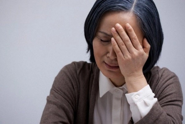 Dịp 20/10 cả khu phố khen con trai tôi, riêng tôi đau đớn rớt nước mắt