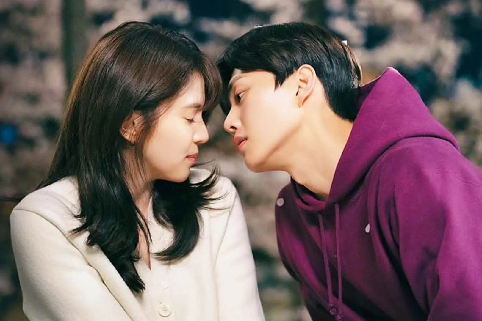 Vì sao Gen Z cứ thích đâm đầu vào những mối quan hệ "mập mờ"?