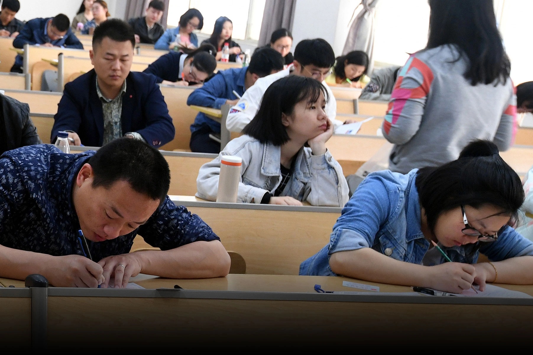 Trung Quốc nới trần tuổi tuyển dụng công chức