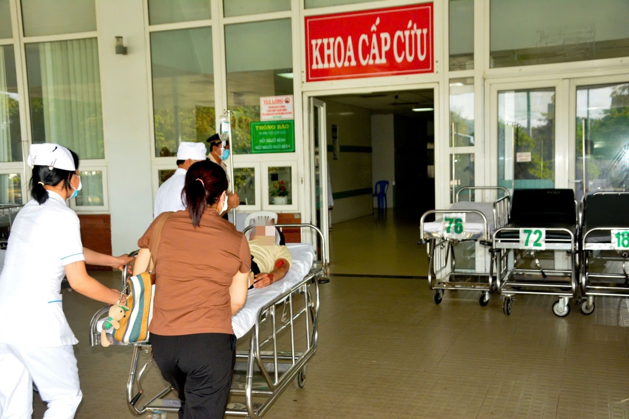 46 người nhập viện cấp cứu, nghi ngộ độc sau bữa tiệc tất niên ở TPHCM