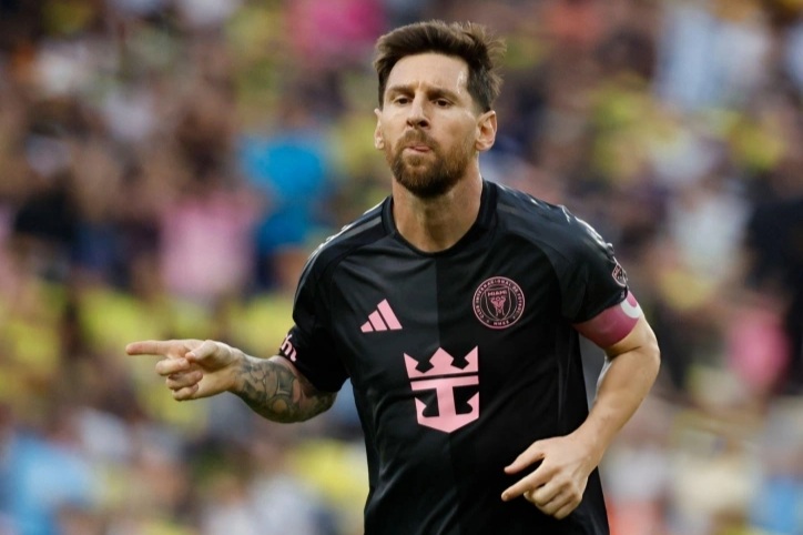 Lionel Messi lập hat-trick siêu đẳng, tiến gần danh hiệu Vua phá lưới