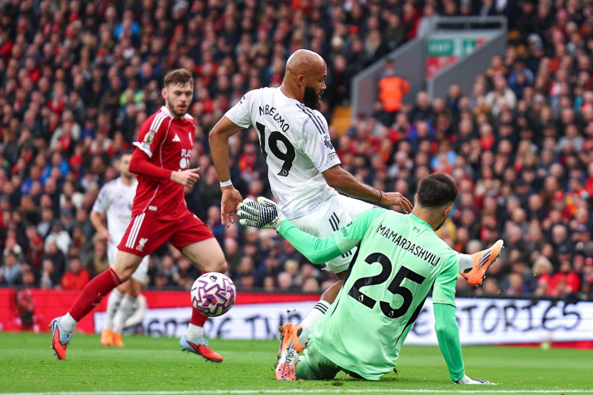 Liverpool 0-1 Man Utd (hết hiệp 1): Mbeumo mở tỷ số