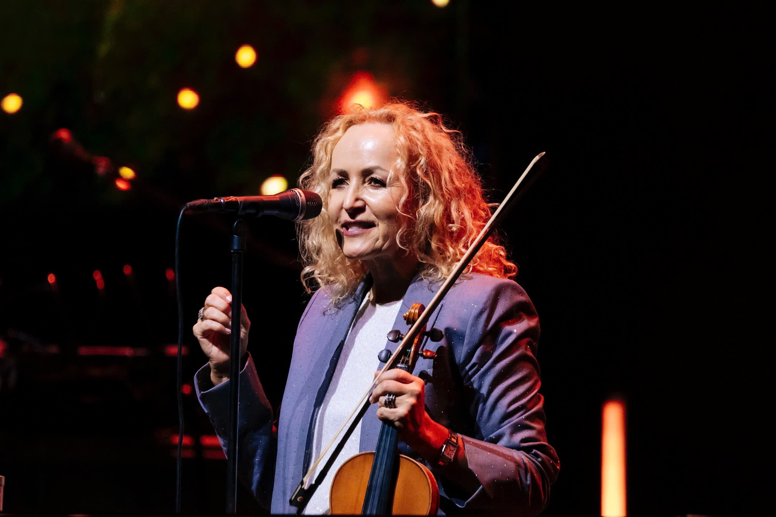 Hơn 3.000 khán giả chìm đắm trong thế giới âm nhạc của Secret Garden